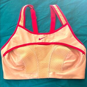 Nike dri-fit sports bra sz medium